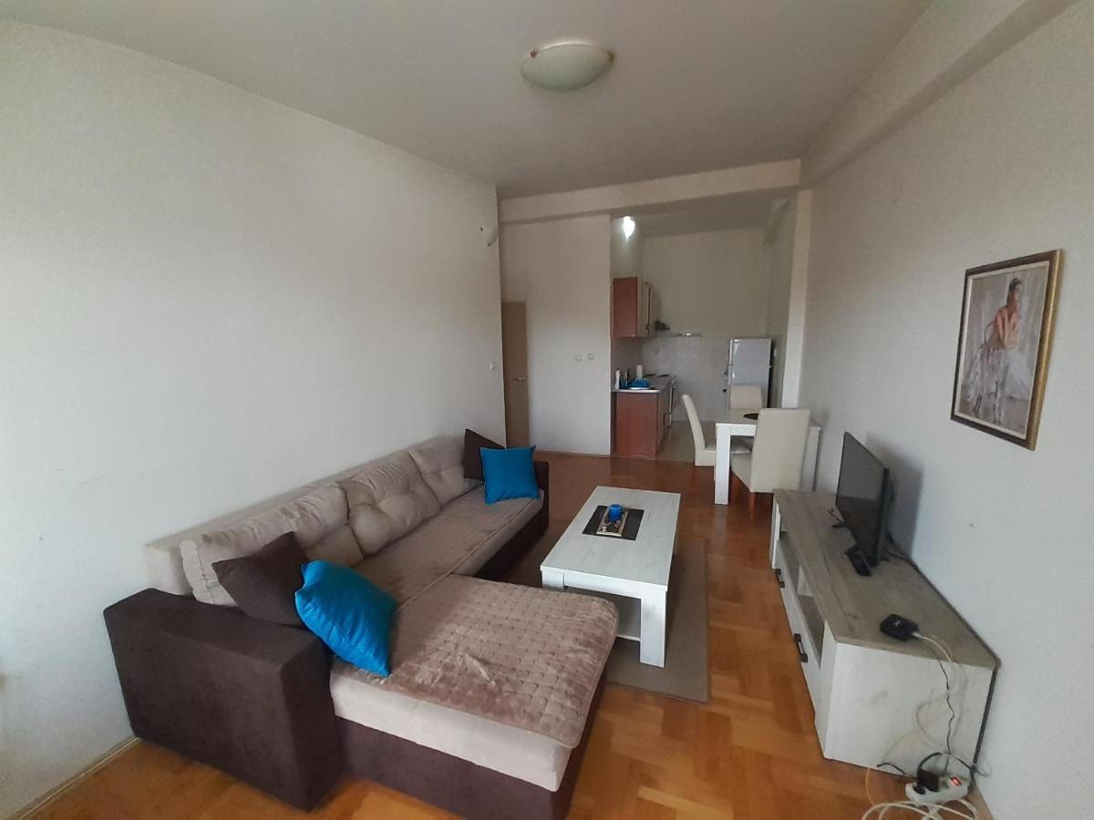 Ballet Apartament Скопие Екстериор снимка